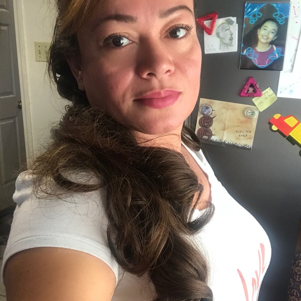 Meet your Posher, Yesenia